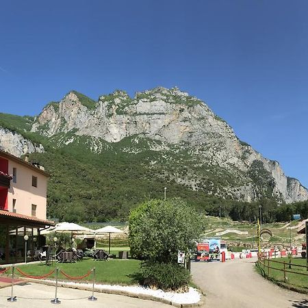 Hotel Ciclamino Пиетрамурата Екстериор снимка