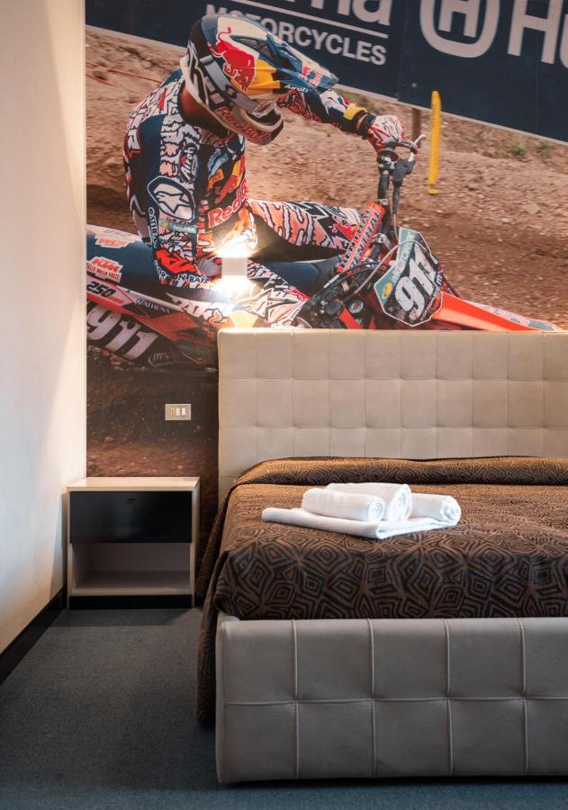 Hotel Ciclamino Пиетрамурата Екстериор снимка